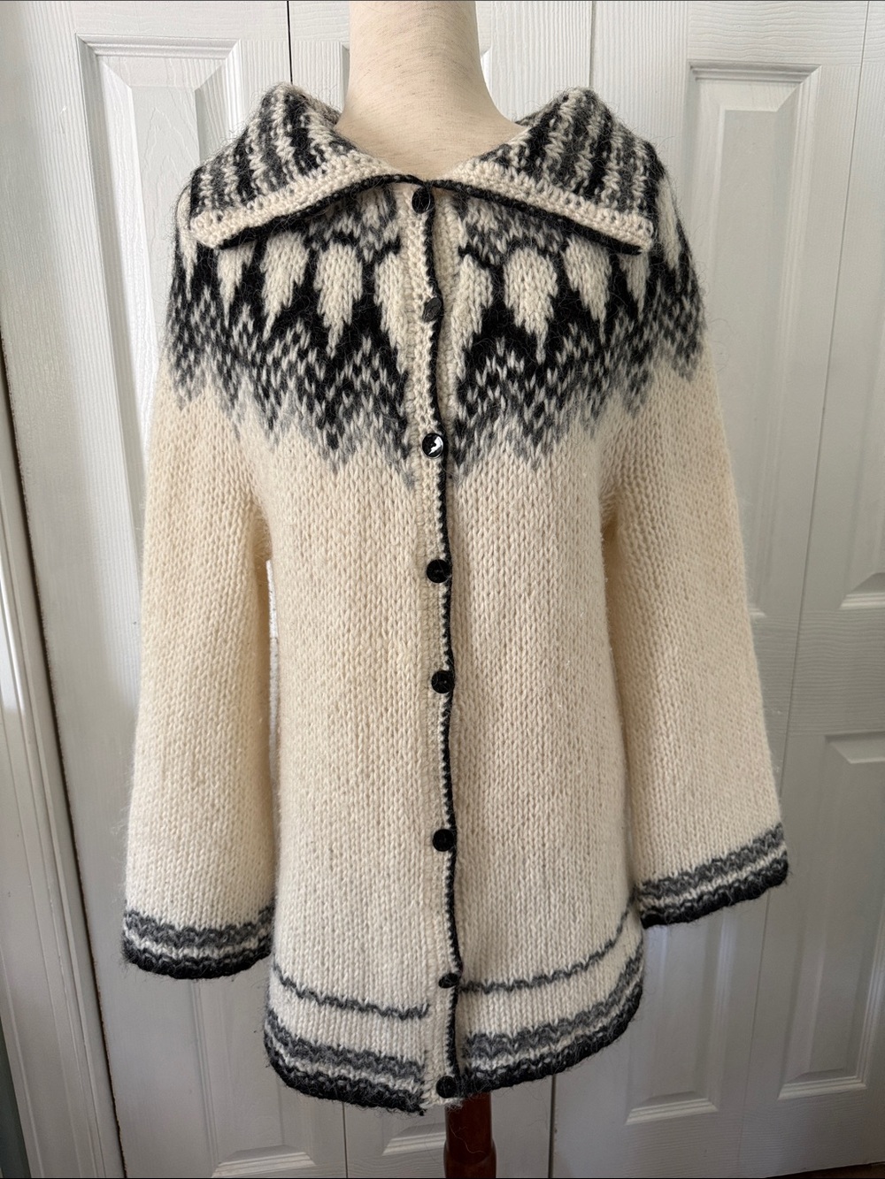 Handmade Wool Cozy Nordic-Style Button-Up Sweater Coat in Cream and Black Sz S